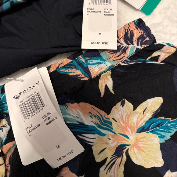 Roxy rashguard and shorts - Picture 2 of 2